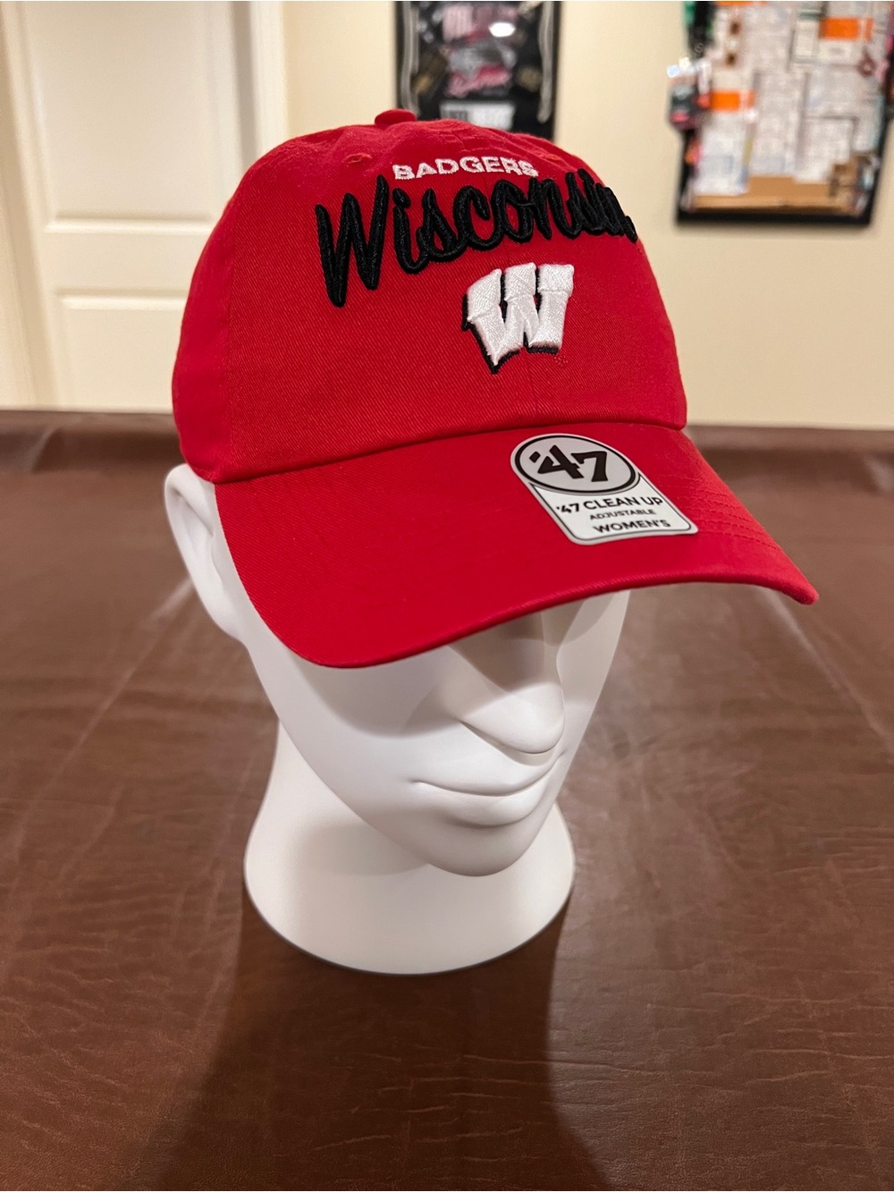 NWT University of Wisconsin Badgers Women’s ‘47 Brand Adjustable Hat